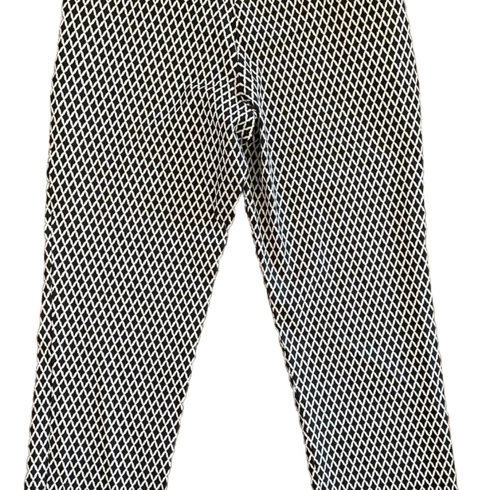 Chico’s Margaret Black and White Geometric Patterned Pull On Pants